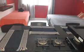 Kitnet em Guarujá - Pitangueiras (sem garagem)